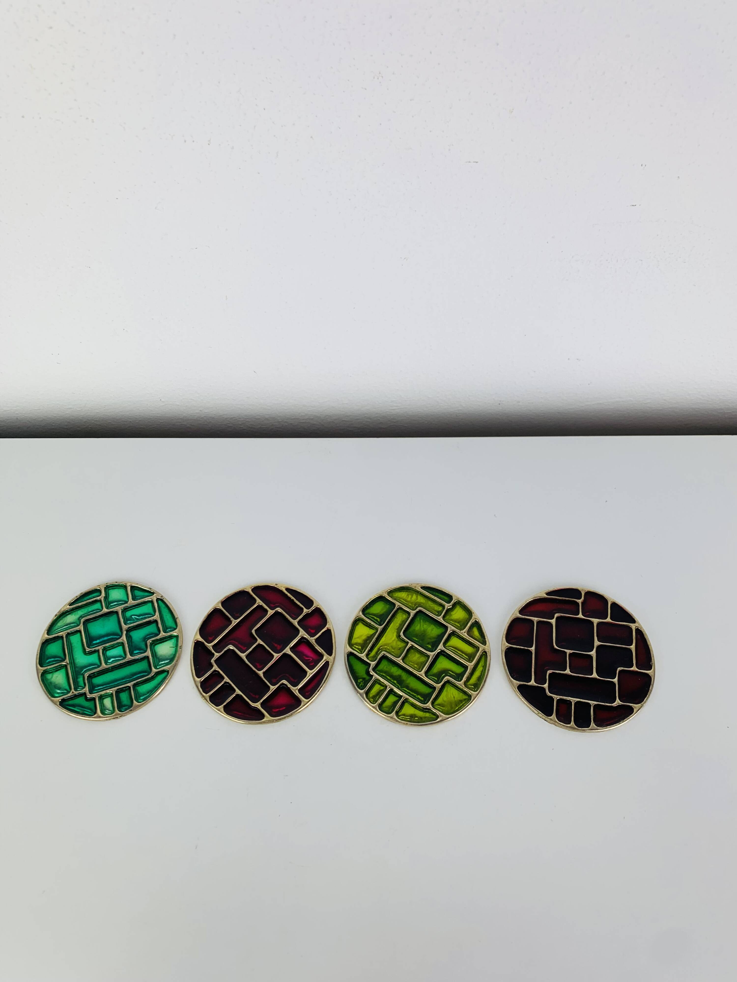 4 coasters in Mithé Espelt style, cloisonné enamels