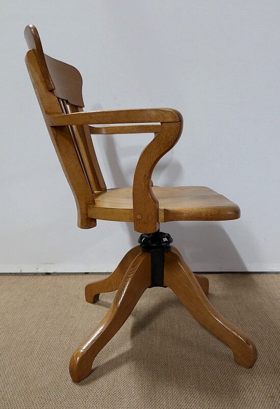 Adjustable office chair, in solid light oak – 1940