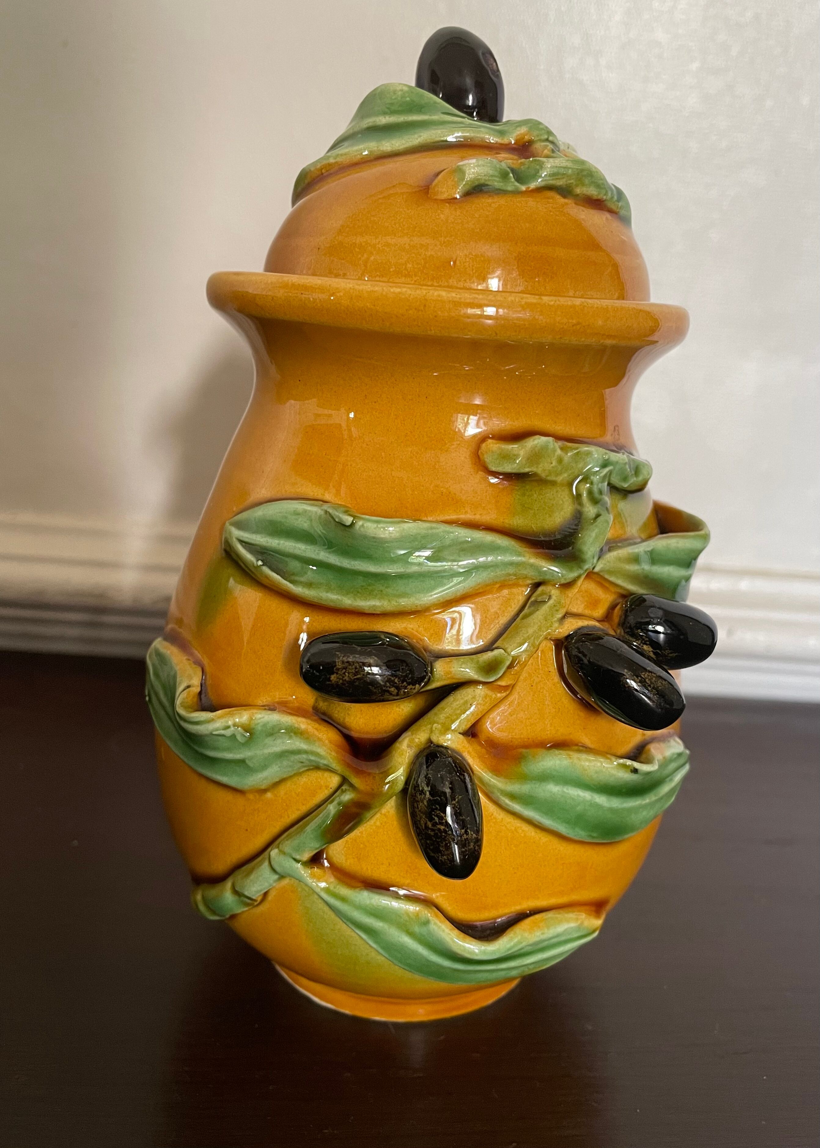 Vallauris slurry olive pot