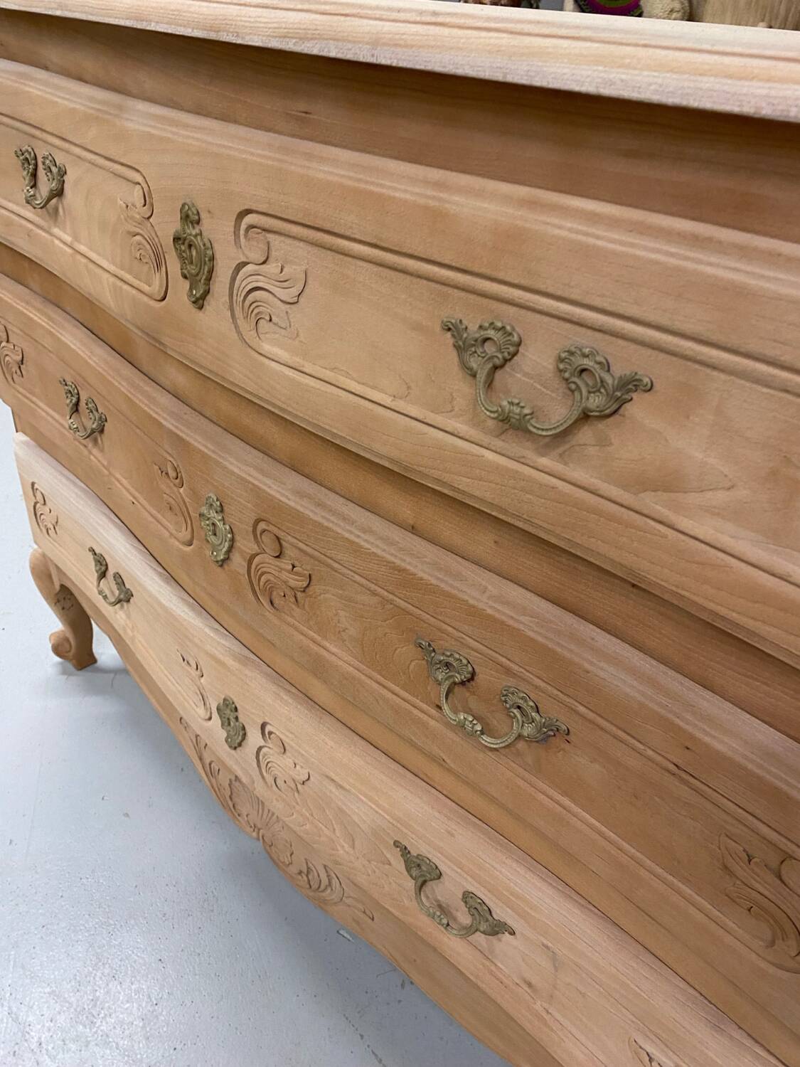 Commode louis XV en bois brut
