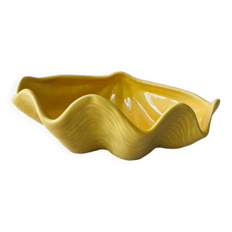 Large salad bowl in the shape of a clam