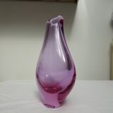 Vase en verre violet