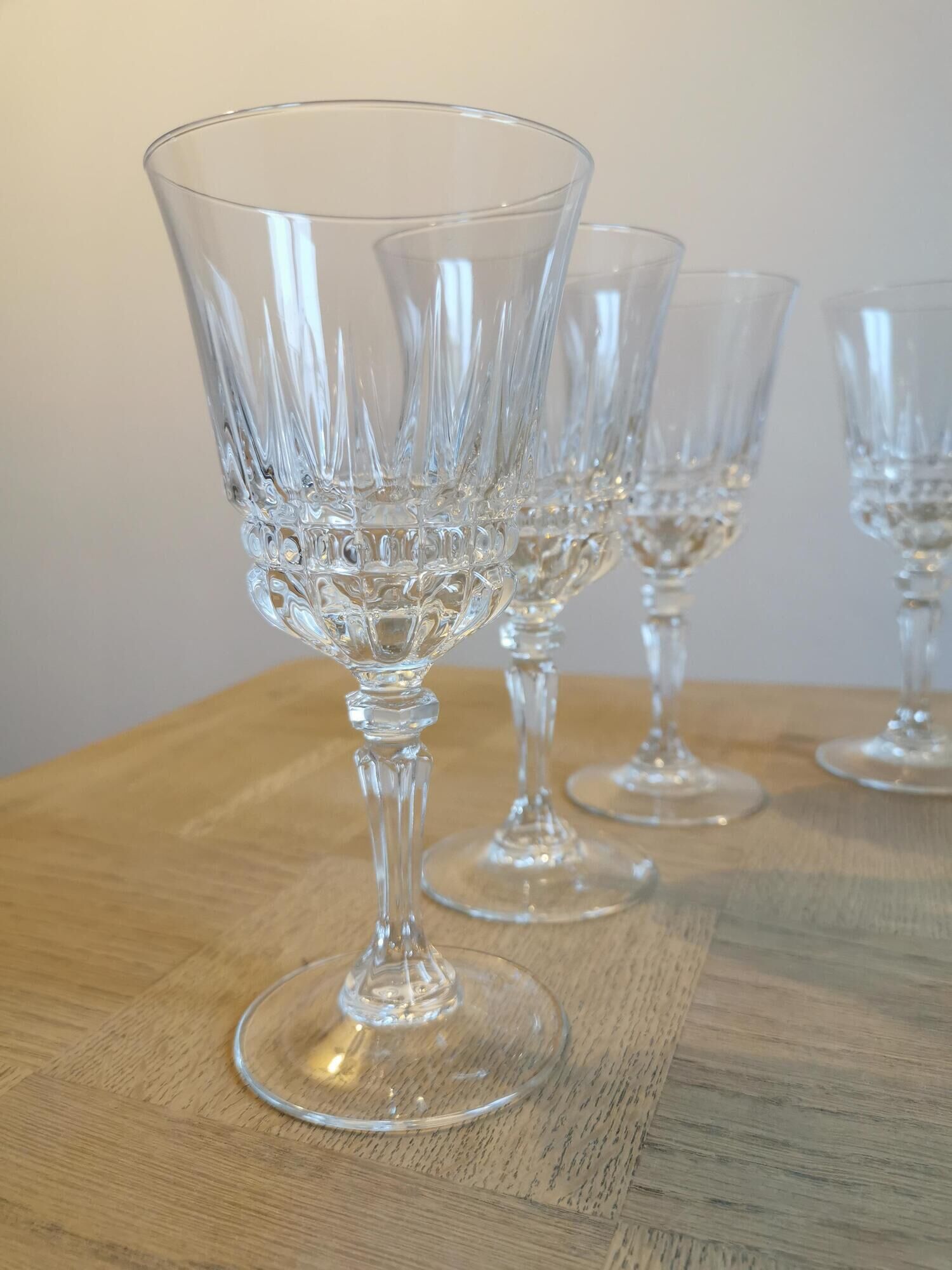 Service of 6 vintage water glasses in Luminarc chiseled glass
