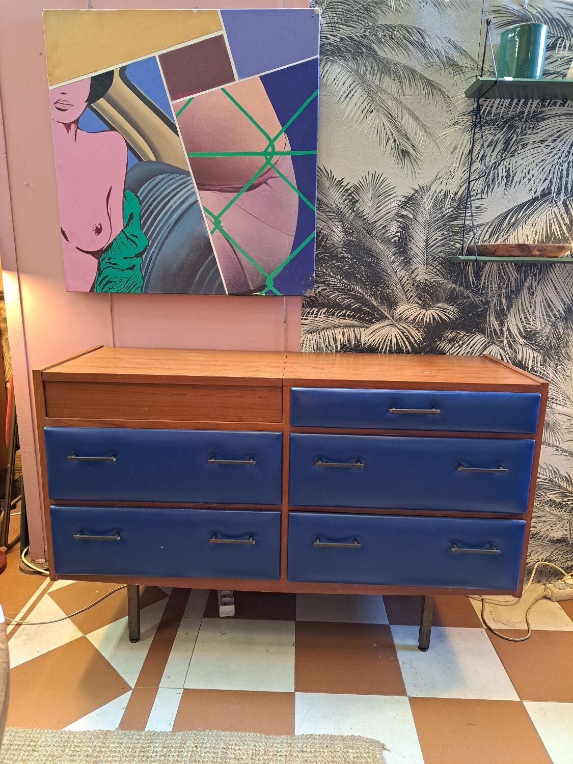 Dressing table dresser