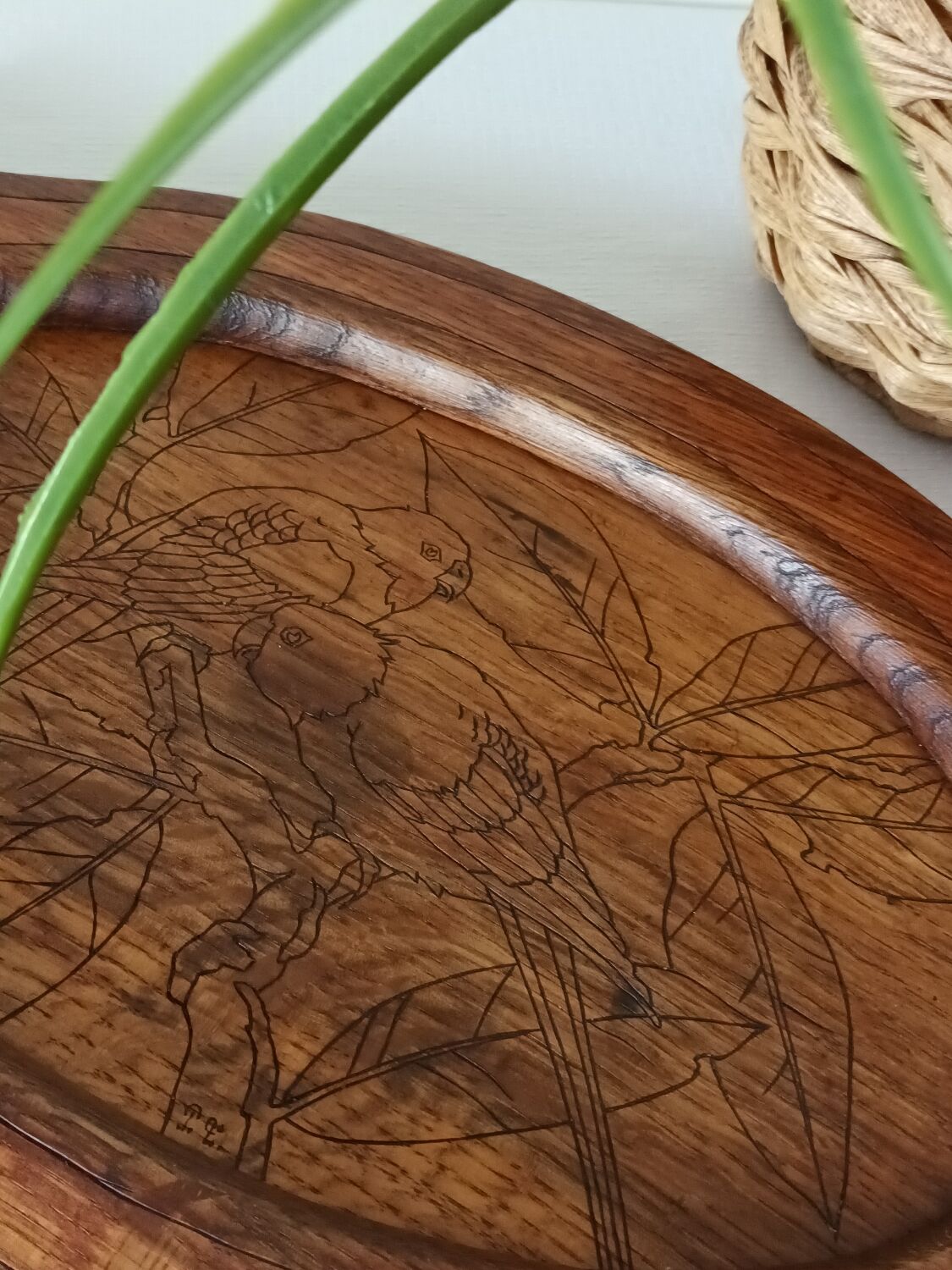 Vintage oak top engraved parrots