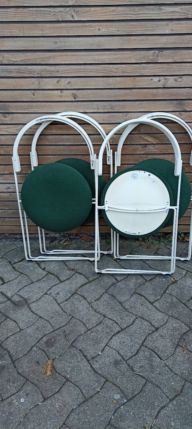 Soley chairs and designer table