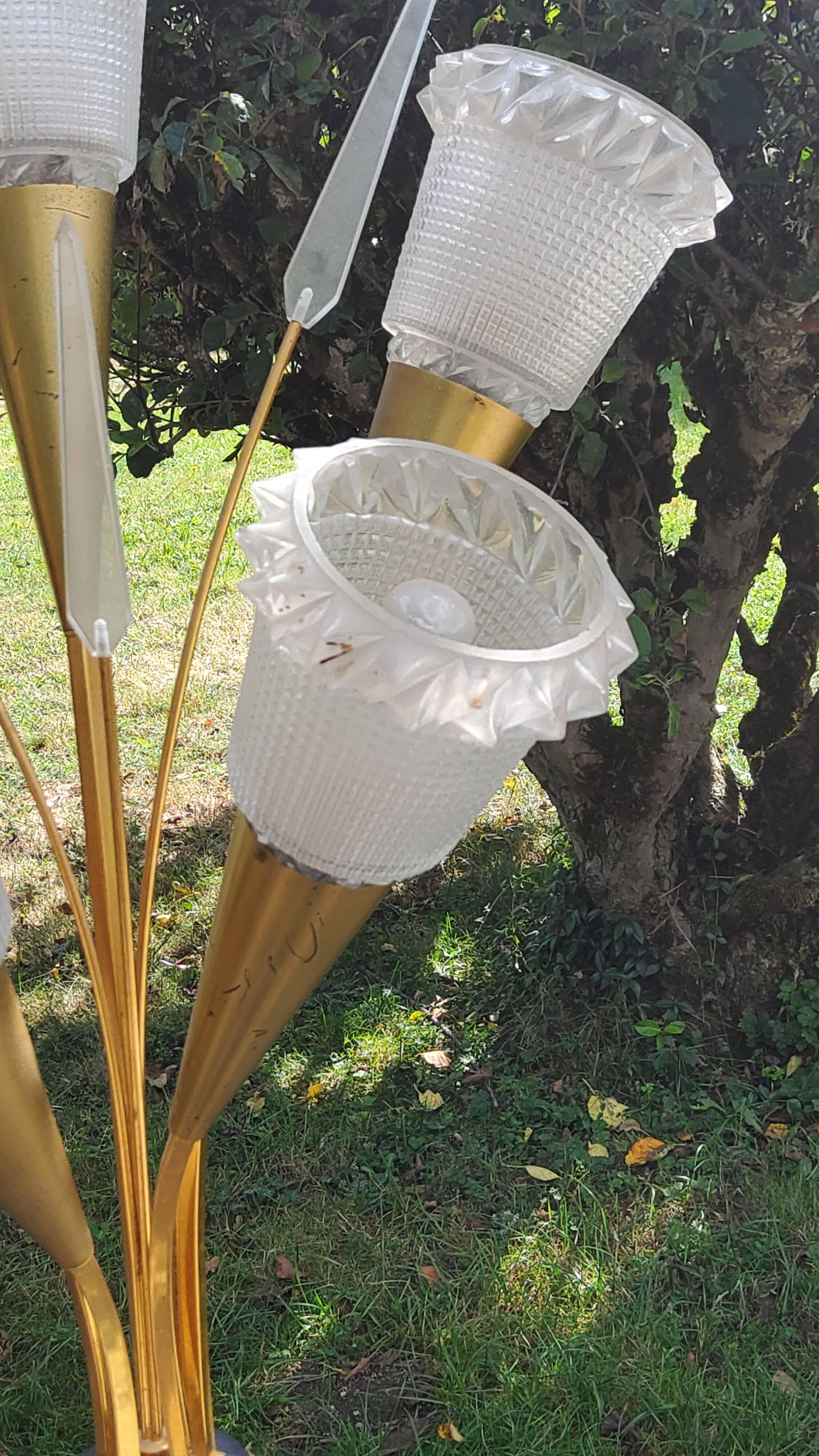 Vintage floor lamp in gilded brass with 5 glass tulips from the 50s