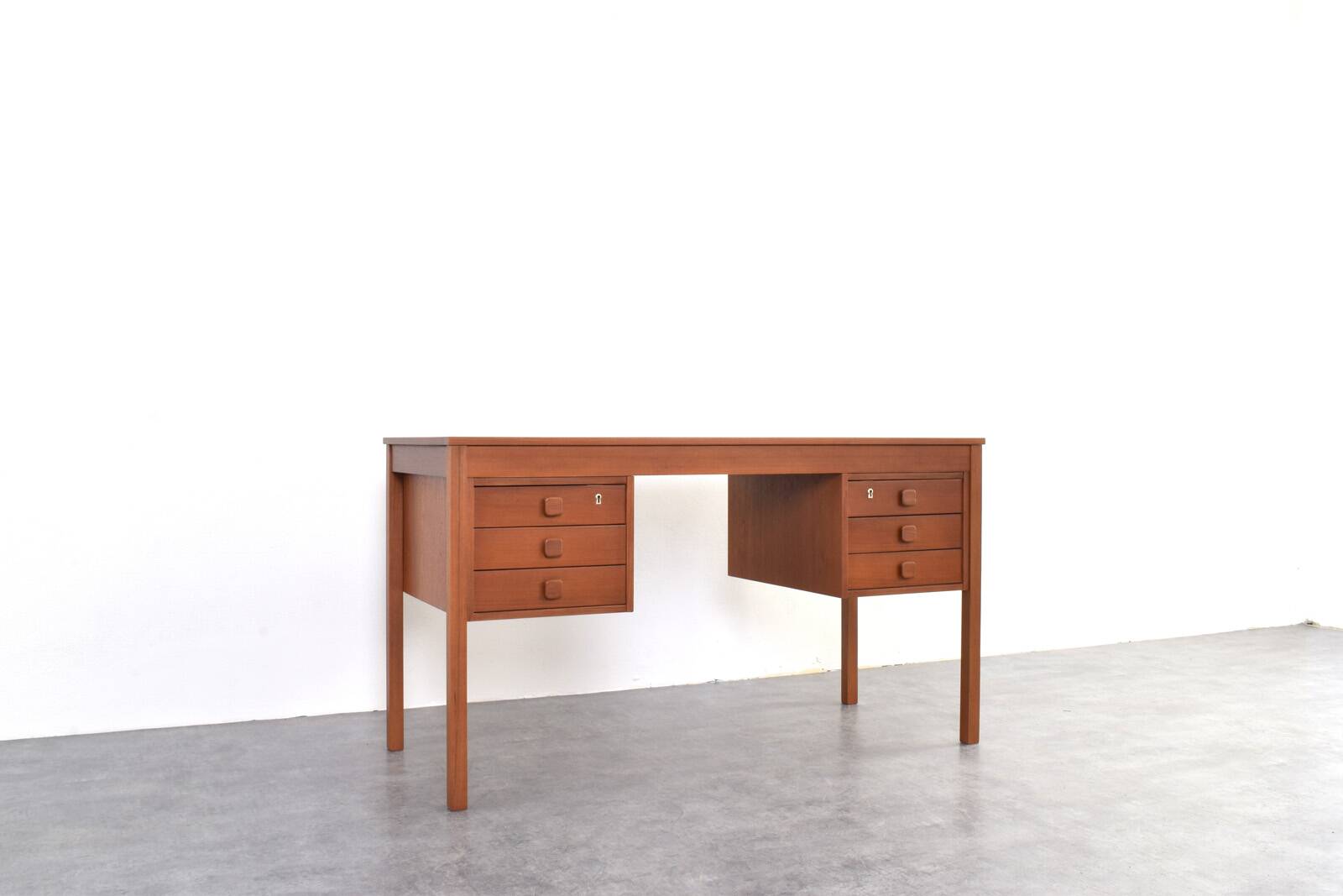 Mid-Century Danish Teak Desk from Domino Møbler, 1960s.
