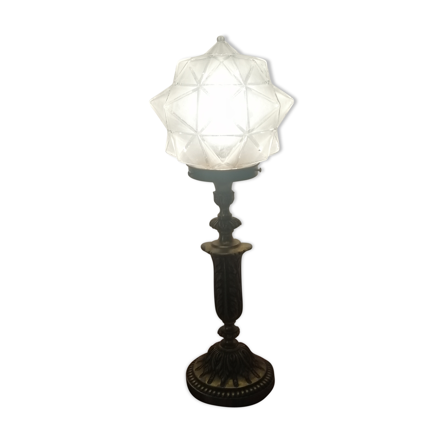 Lampe ancienne art déco en laiton avec globe étoile