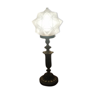 Lampe ancienne art déco en laiton avec globe étoile