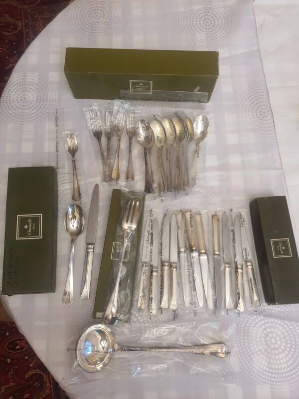 Christofle Atlantide argenté, 32 pièces, jamais utilisé fermeture magasin