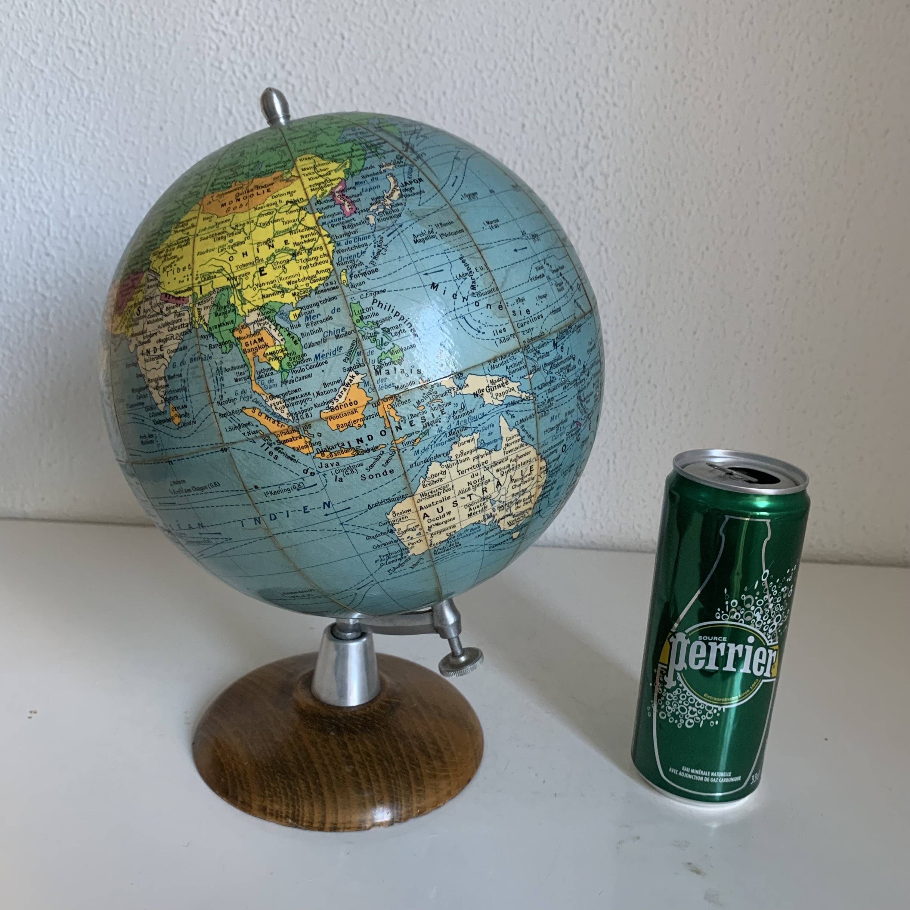 Globe terrestre vintage 1960 Girard et Barrère bois mappemonde - 29 cm