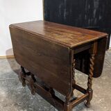 Gate leg table in oak