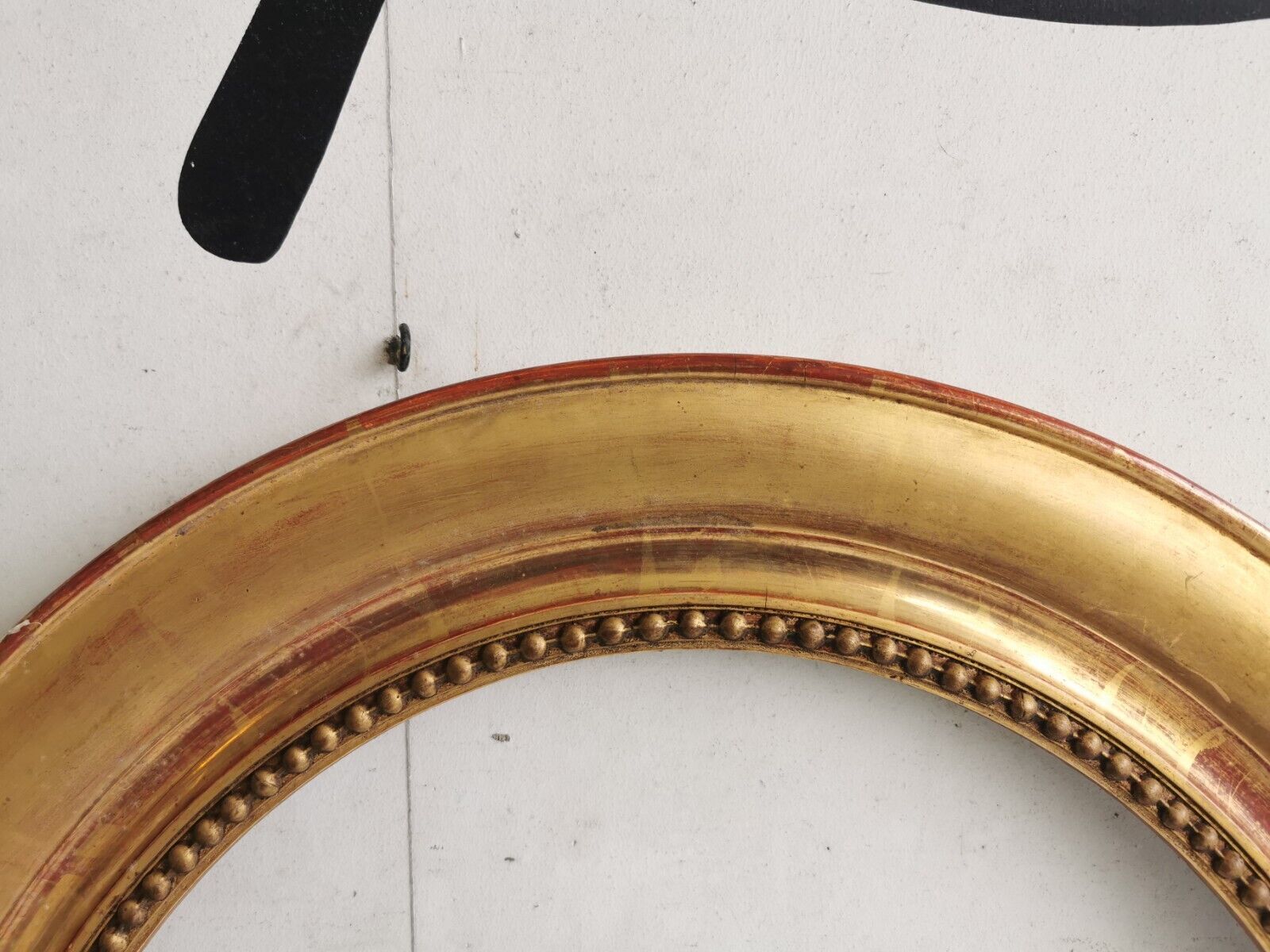 Frame oval 1st moitie of the xixth wood golden stucco