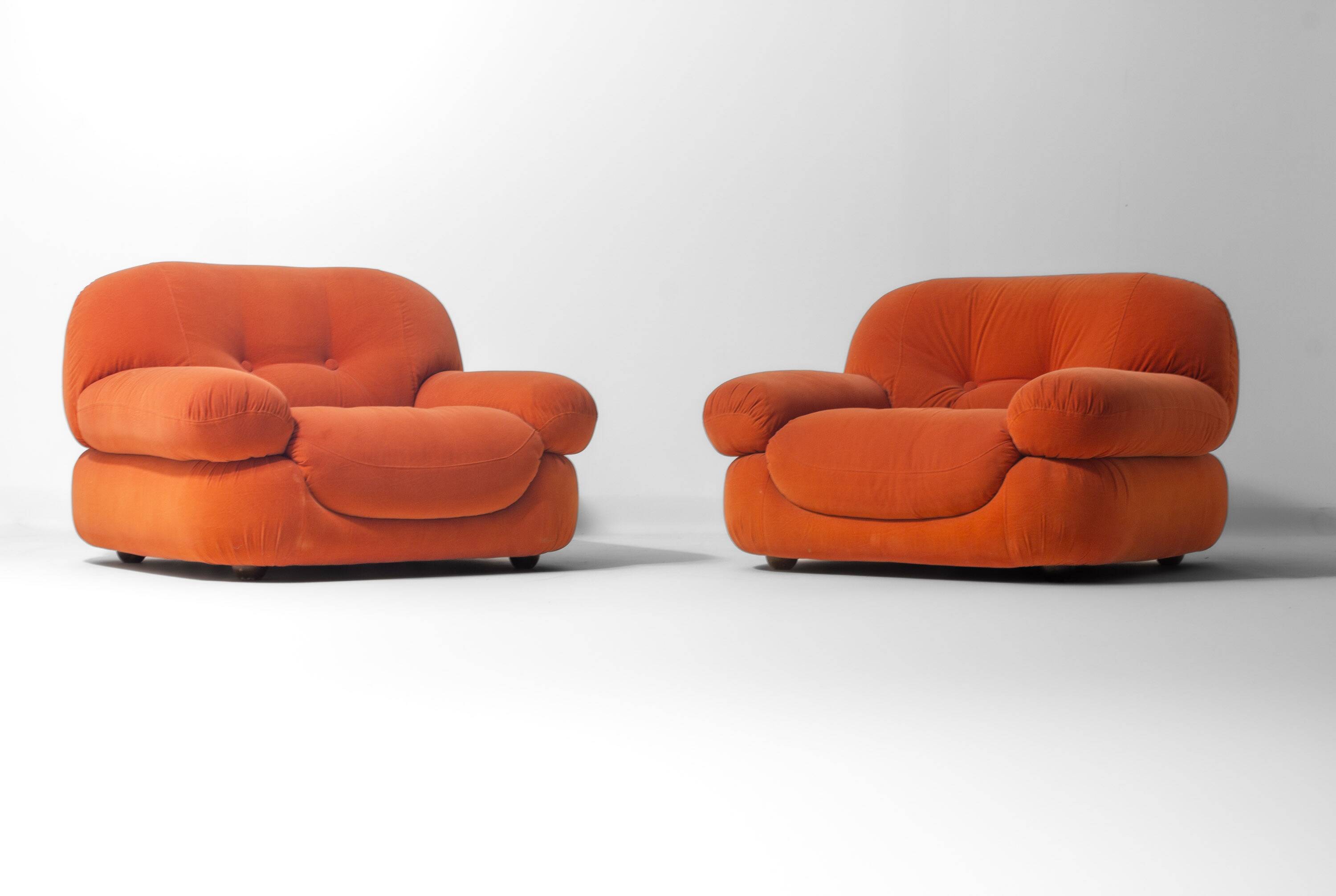 Pair of suède 'Sapporo' lounge chairs by Mobil Girgi, Italy 1970s