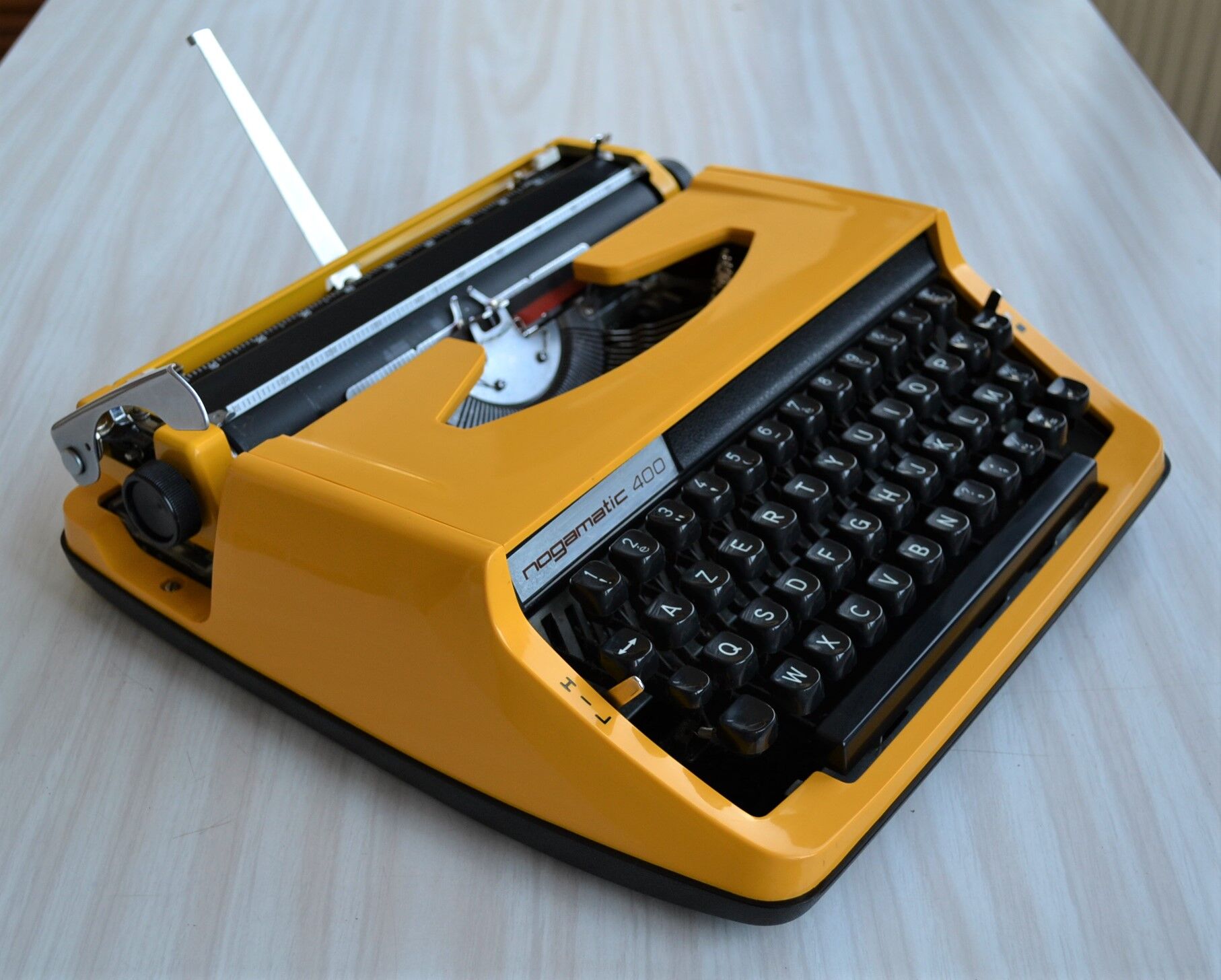 Nogamatic 400 yellow typewriter by Brother, 70s