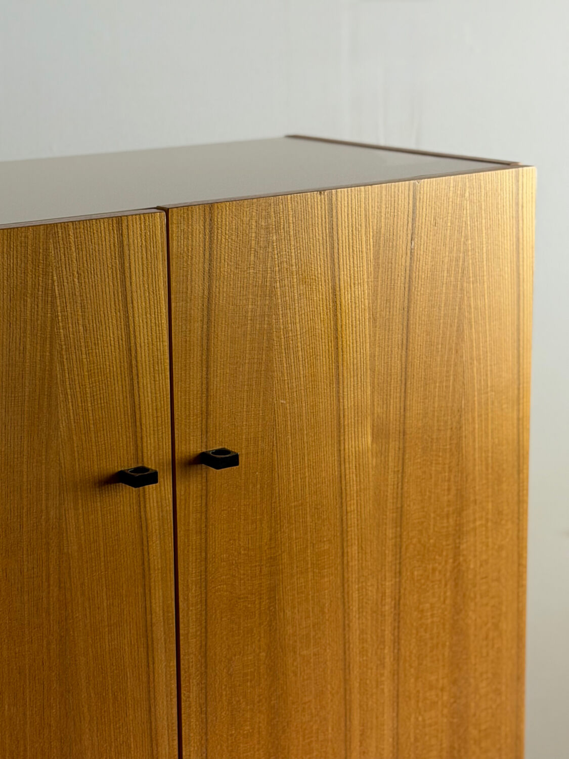 Armoire vintage