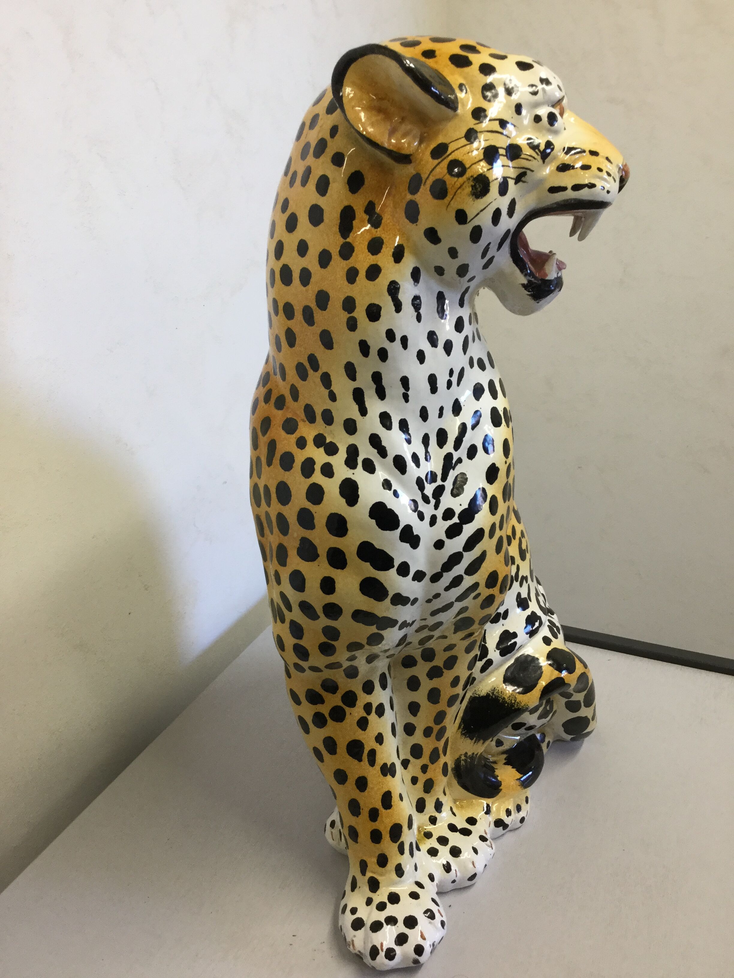 Leopard statue