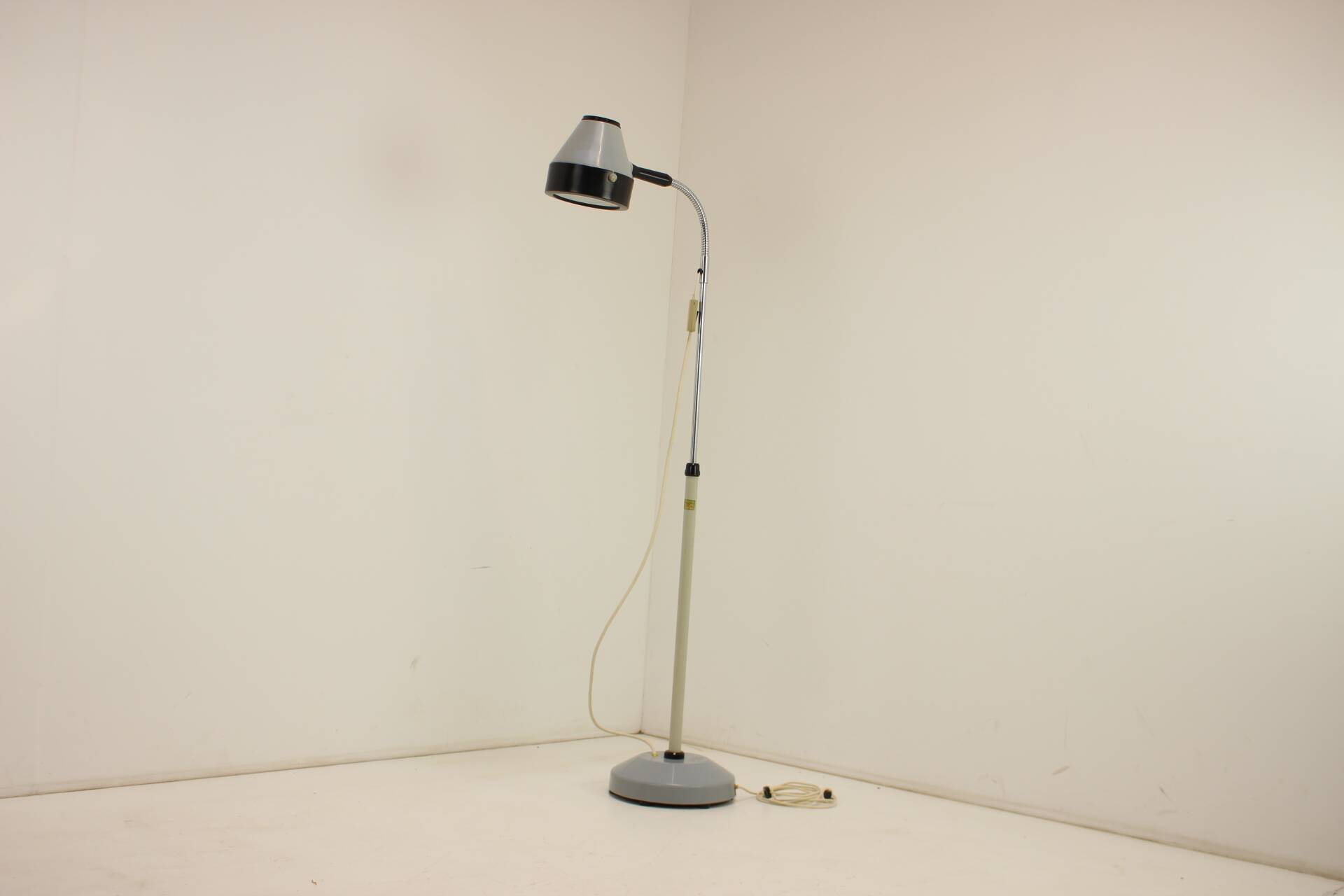 Lampadaire Type B130, 1960 Pologne