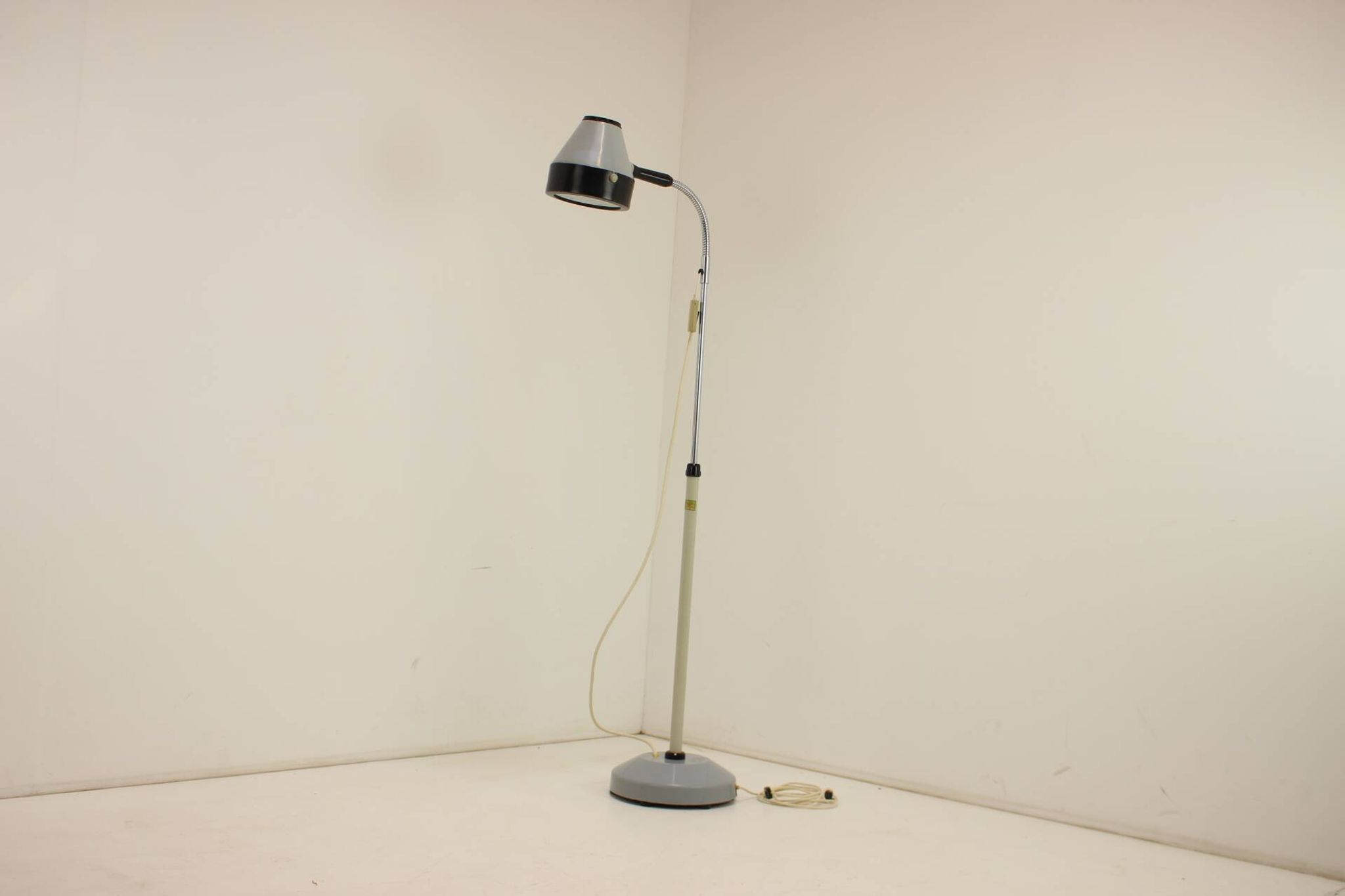 Lampadaire Type B130, 1960 Pologne