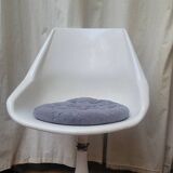 Swivel tulip chair