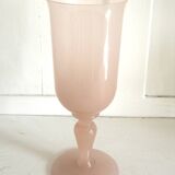 Vase en opaline rose