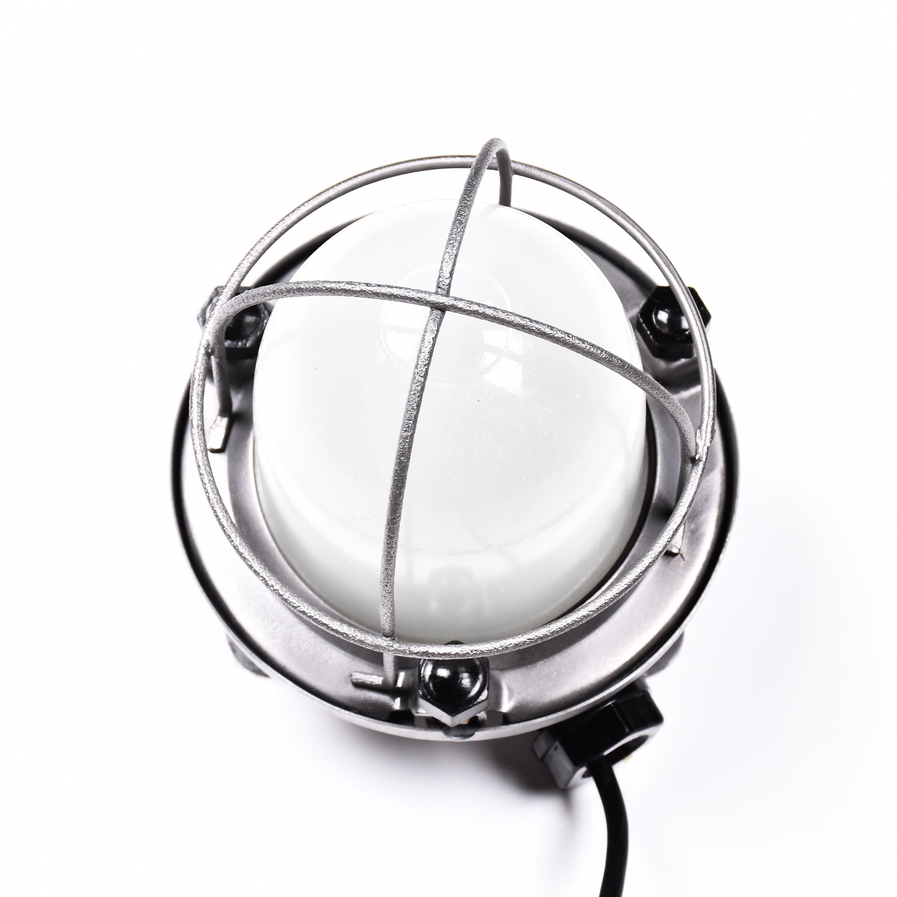 Industrial wall lamp