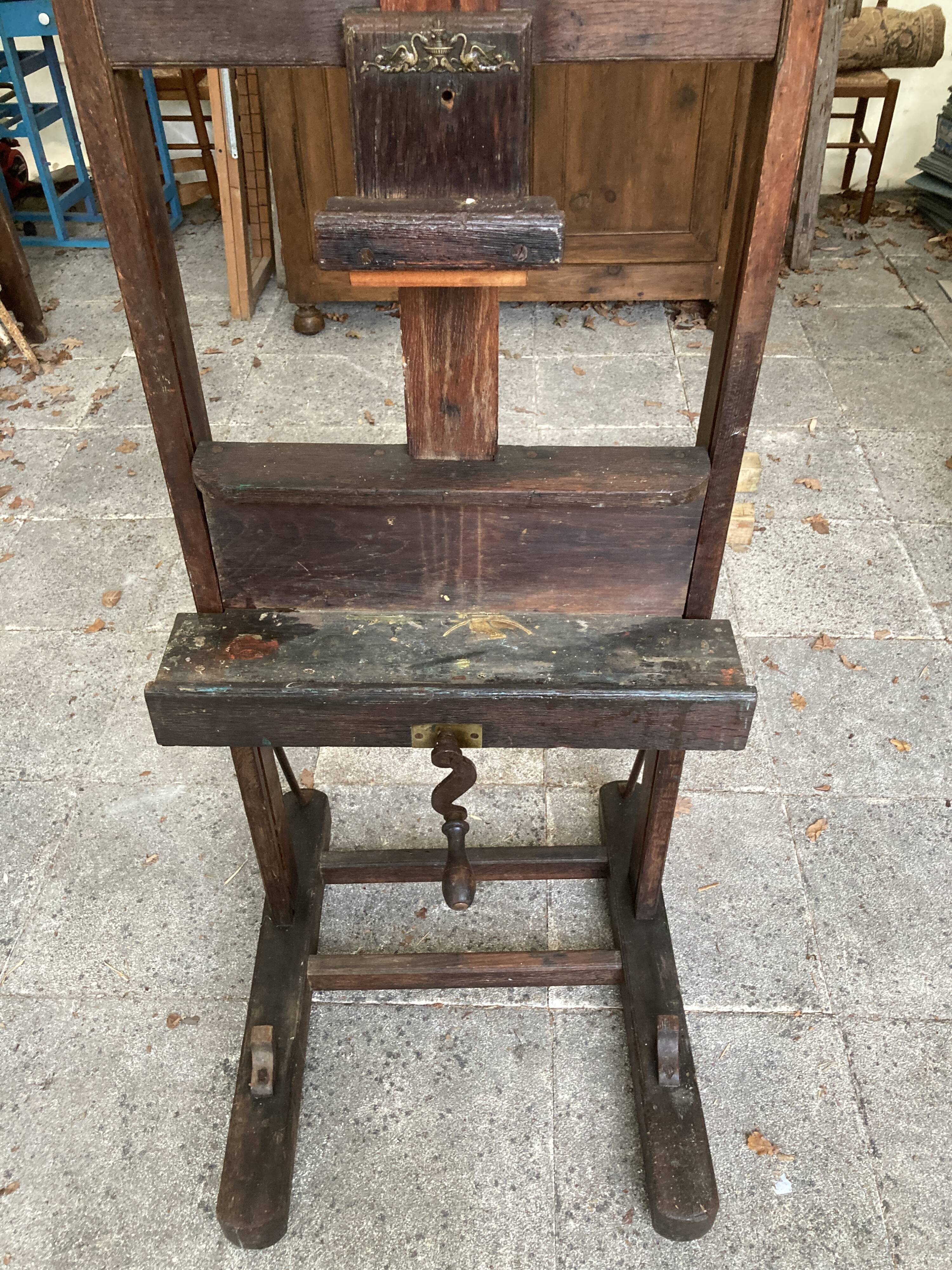 Antique hand-cranked easel