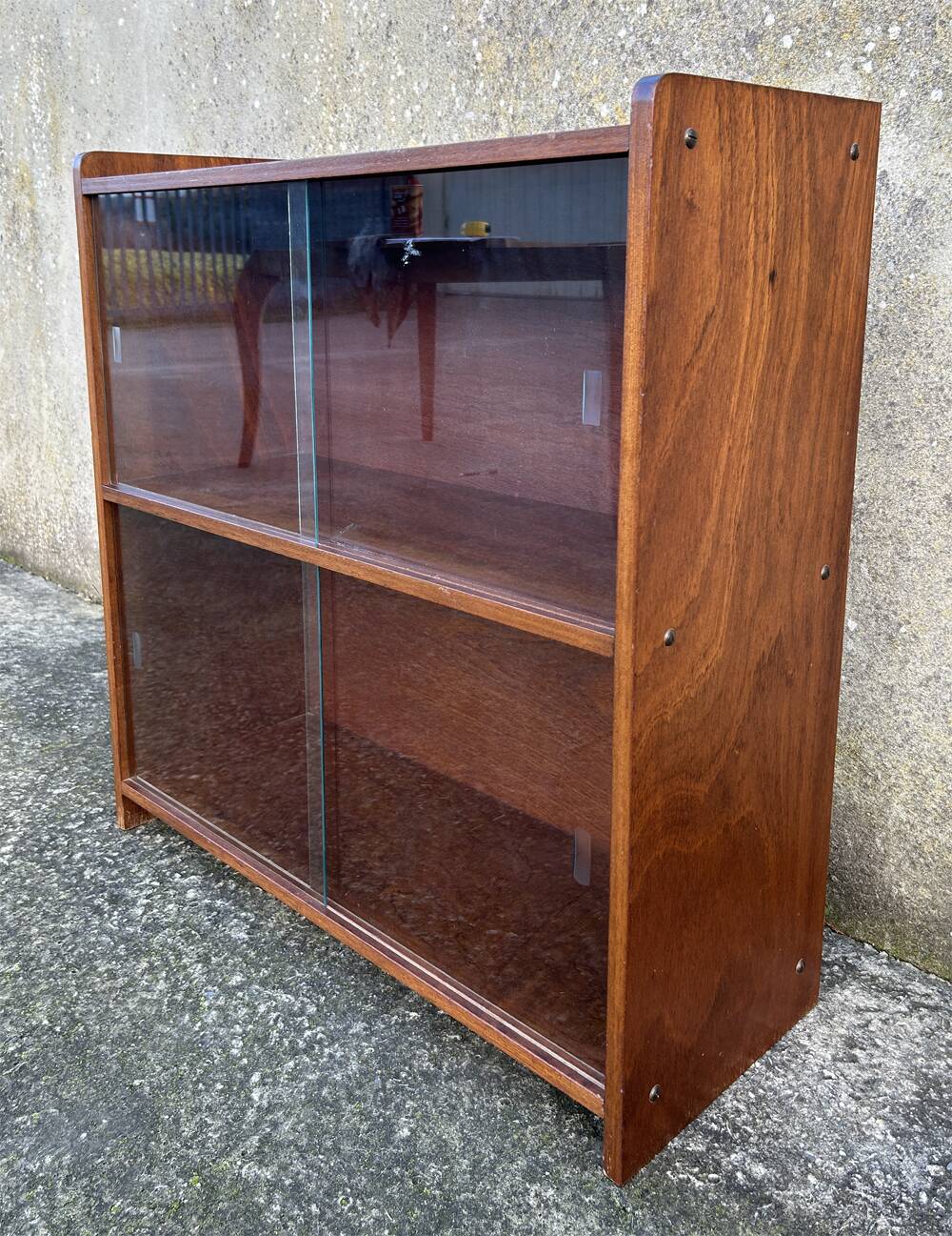 Glass bookcase, glass floor shelves by FD Rozaffy, 1960s