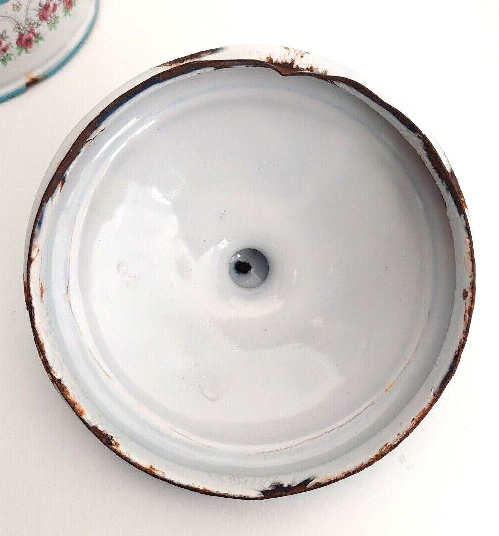 Old Spice Pot SUCRE in blue and white enamelled sheet metal with stripes + a garland of roses