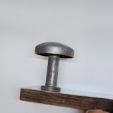 Porte manteau rétro vintage 4 patères en aluminium sur structure en bois