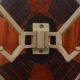 Porte-manteau mural Art Déco à marqueterie géométrique, France vers 1930