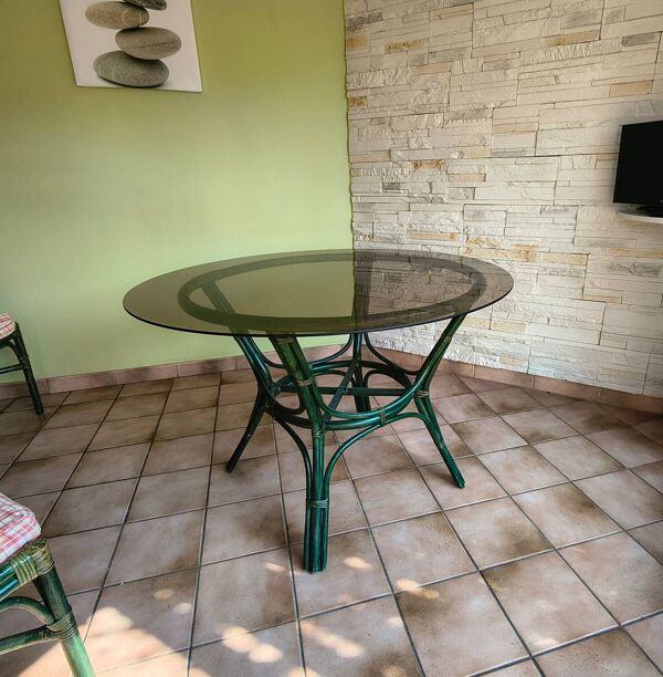 Table ronde rotin bambou vert plateau verre