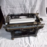 UNDERWOOD TYPEWRITER
