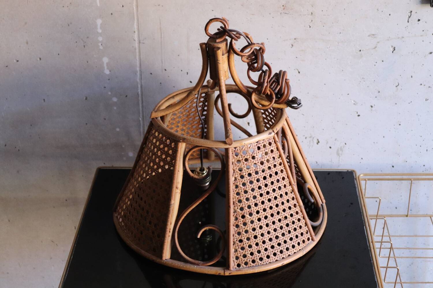 Lustre en rotin et cannage vintage