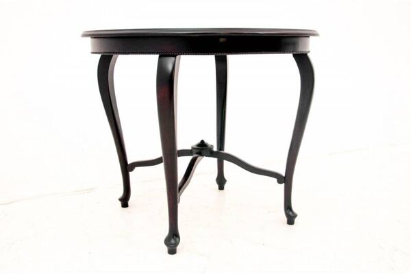Table ronde, Europe du Nord, tournant des XIXe et XXe siècles.