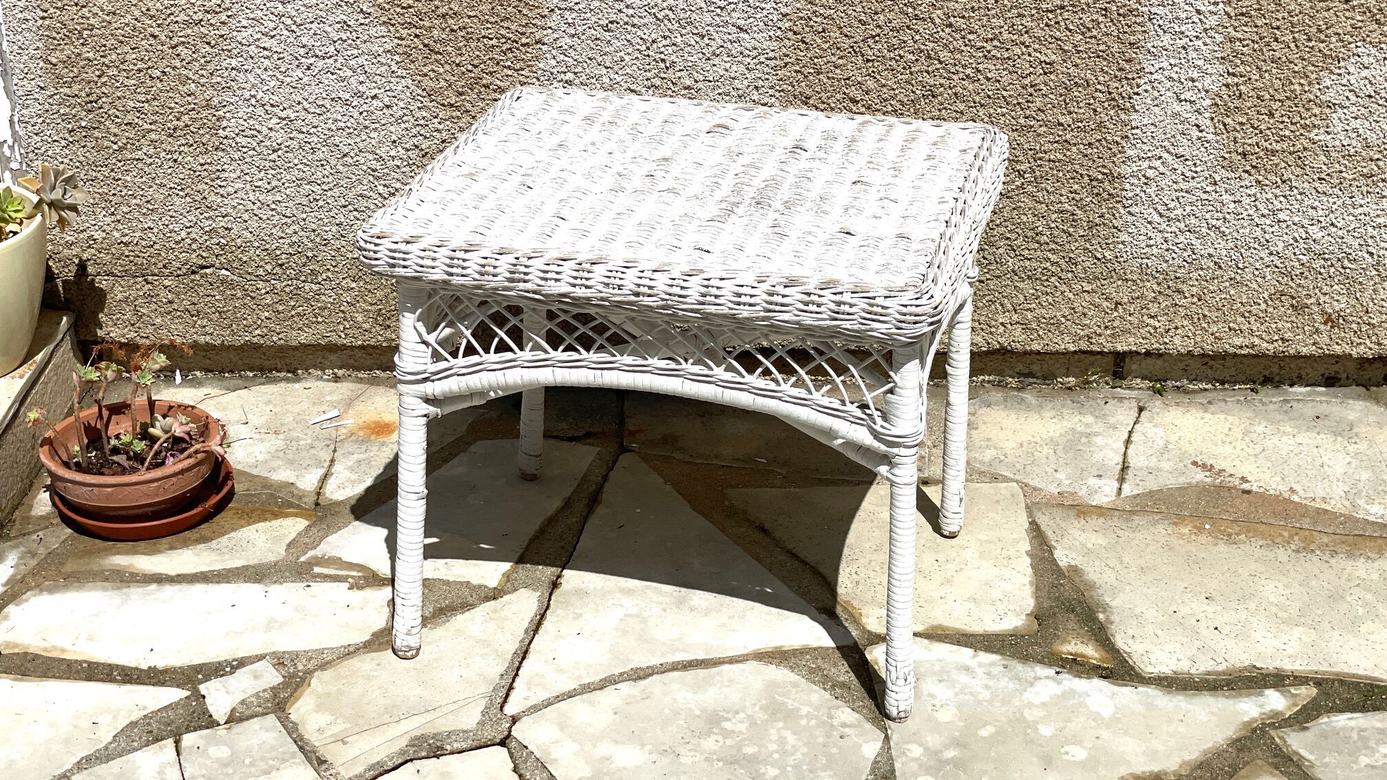 Table basse de jardin rotin vintage