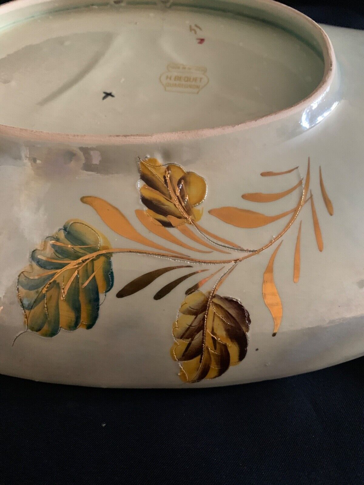 Tray, signed Bequet Quaregnon, Belgium, gilded with fine gold, numbered 14