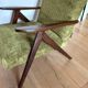Fauteuil classique Var B-310 en velours structural olive vintage des années 1960 - bois foncé