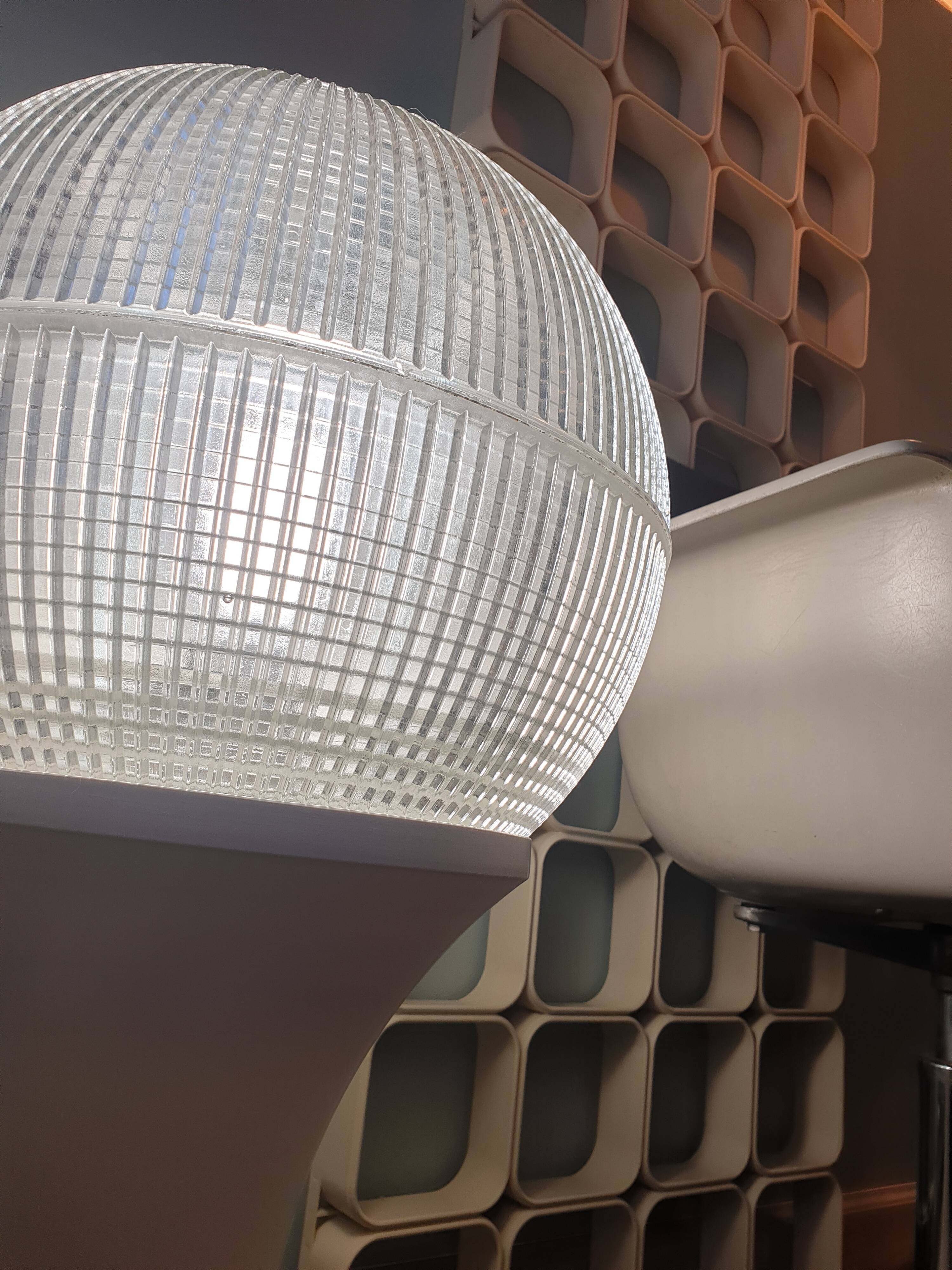 Holophane tulip-shaped floor lamp, 1970