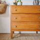 Commode vintage en bois clair à 3 tiroirs – Années 50 / 60