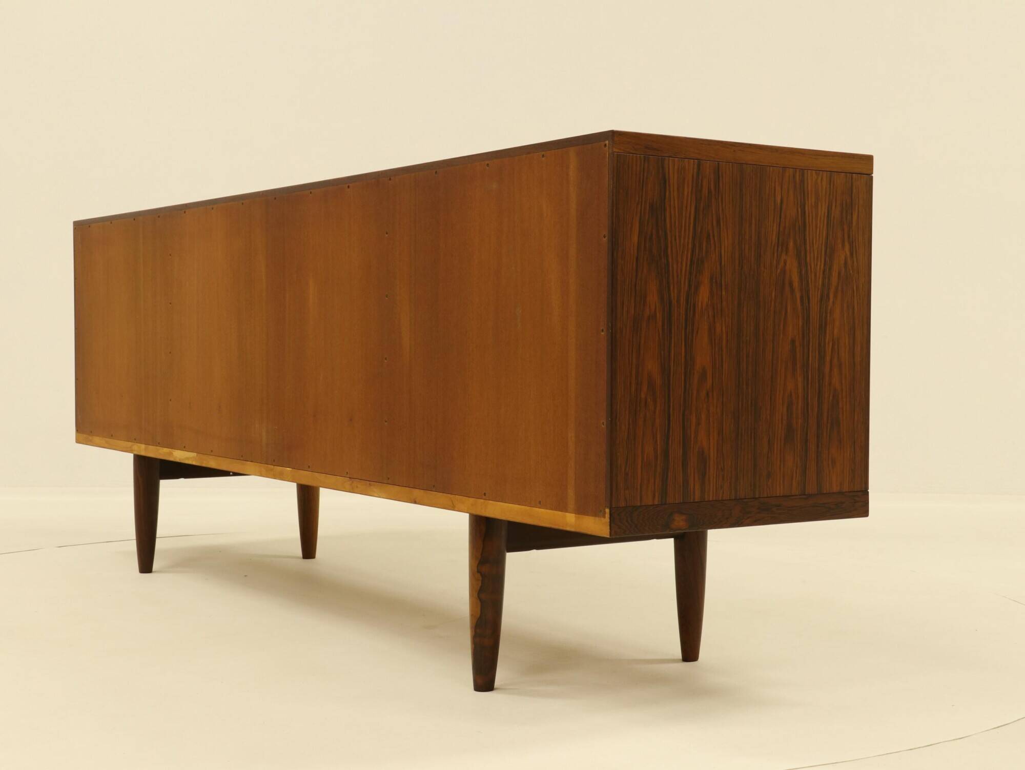 Buffet en palissandre modèle 20 de Niels Otto Møller
