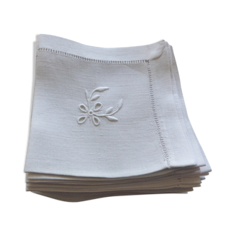14 old white linen cocktail towels decorated with flowers