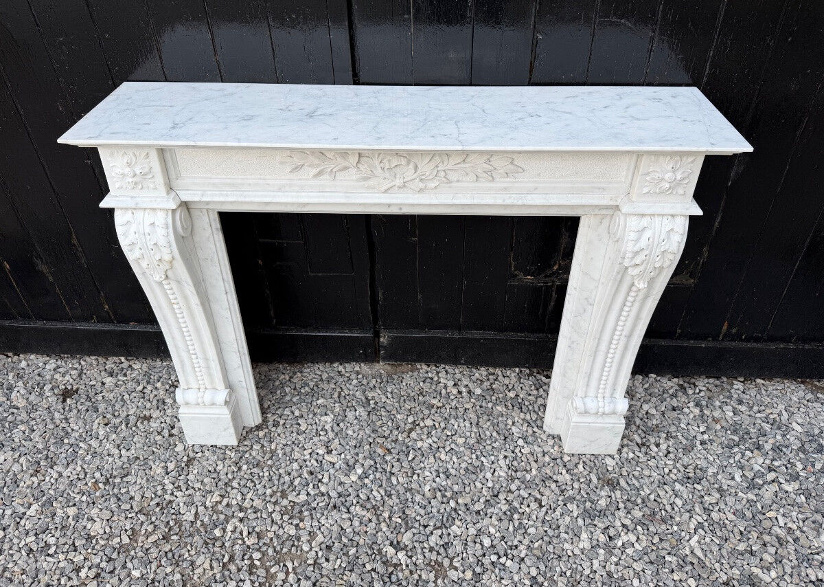 Louis XV style fireplace in Carrara marble, circa 1980.