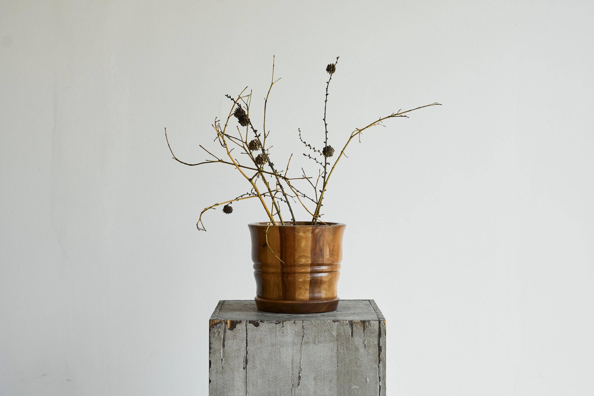 Striped vase in solid wood, 19th century