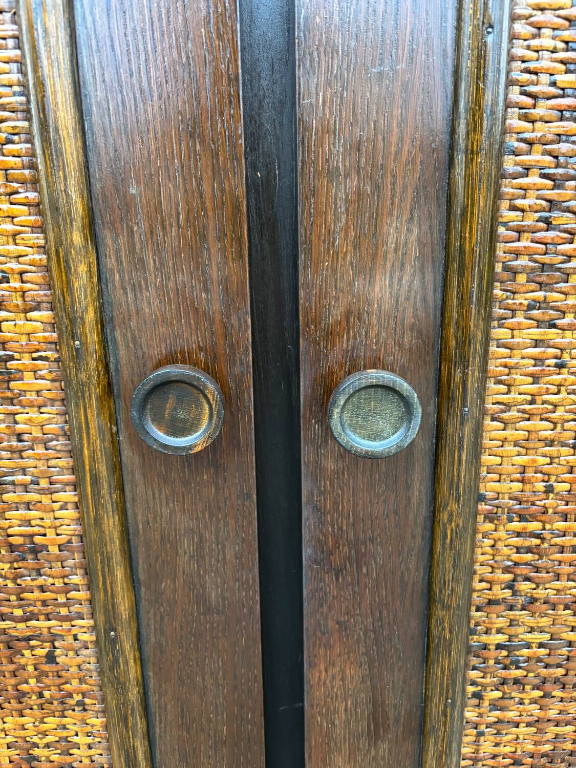 Armoire en rotin vintage