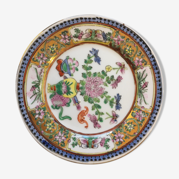 Vintage decorative plate in Chinese porcelain