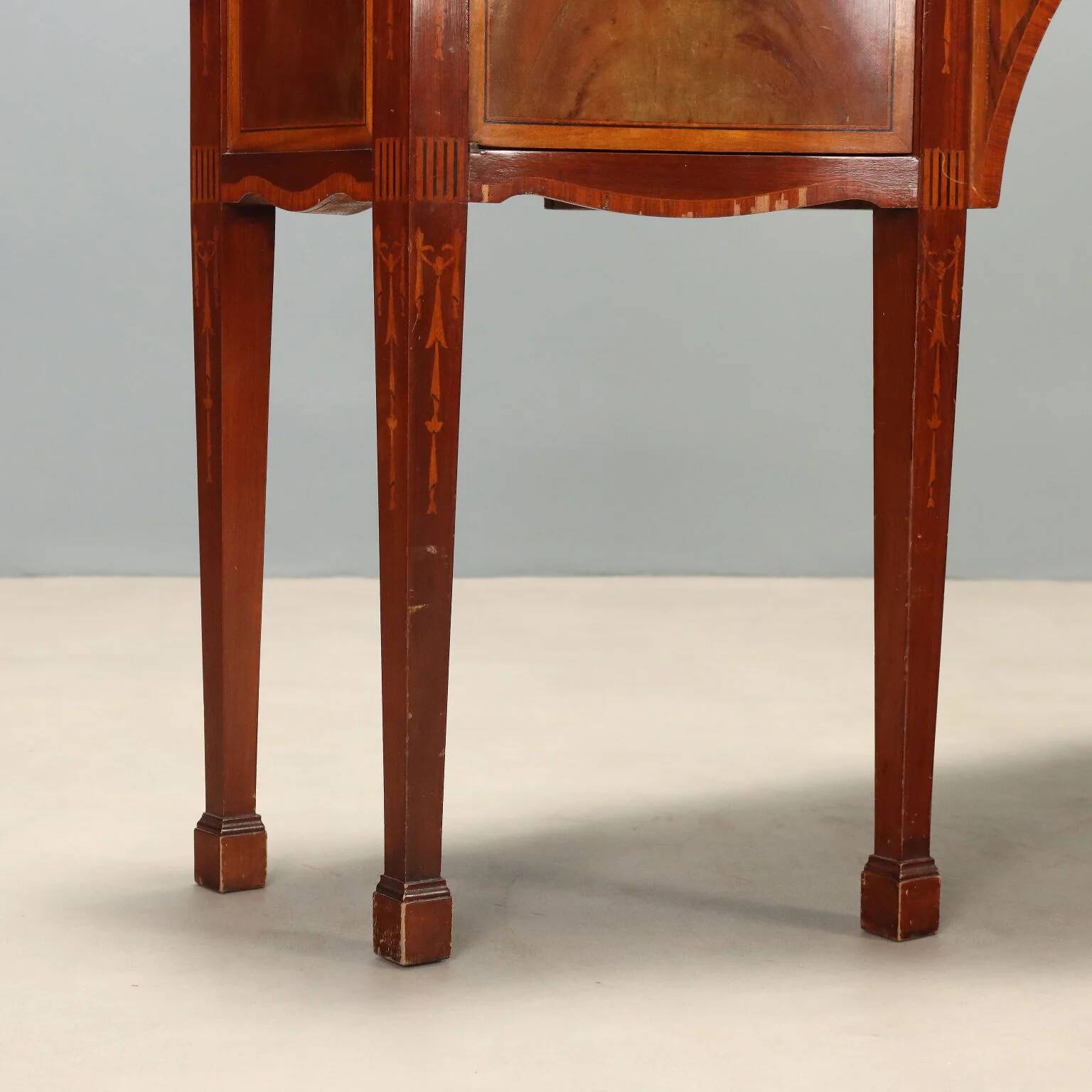 Victorian mahogany sideboard with inlays