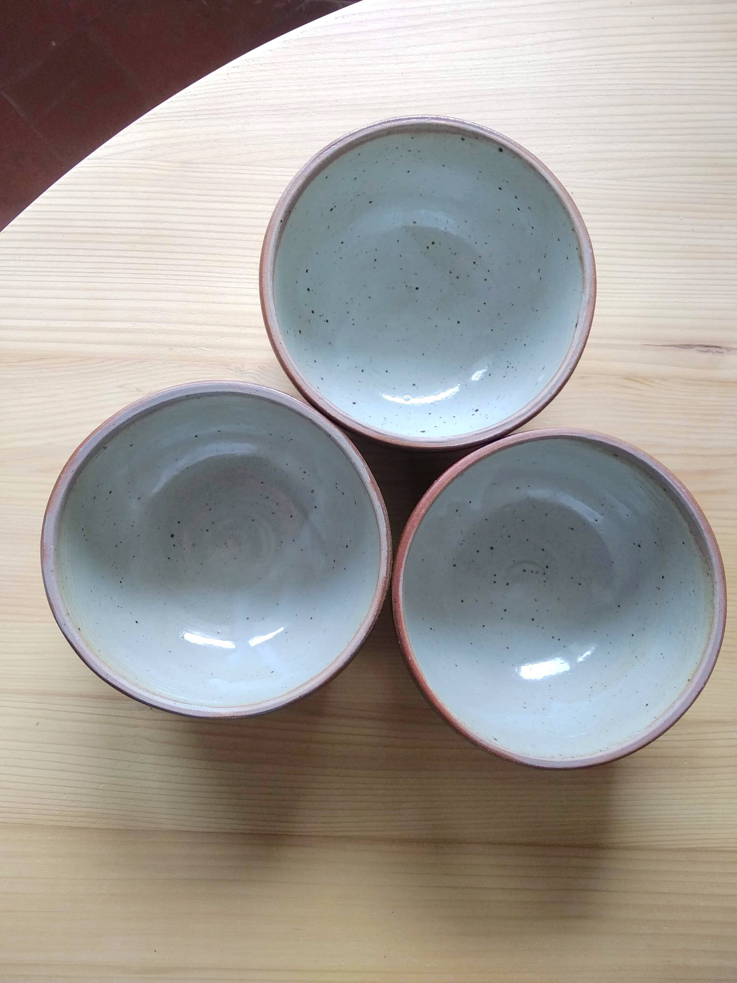 Set of 3 artisanal stoneware bowls