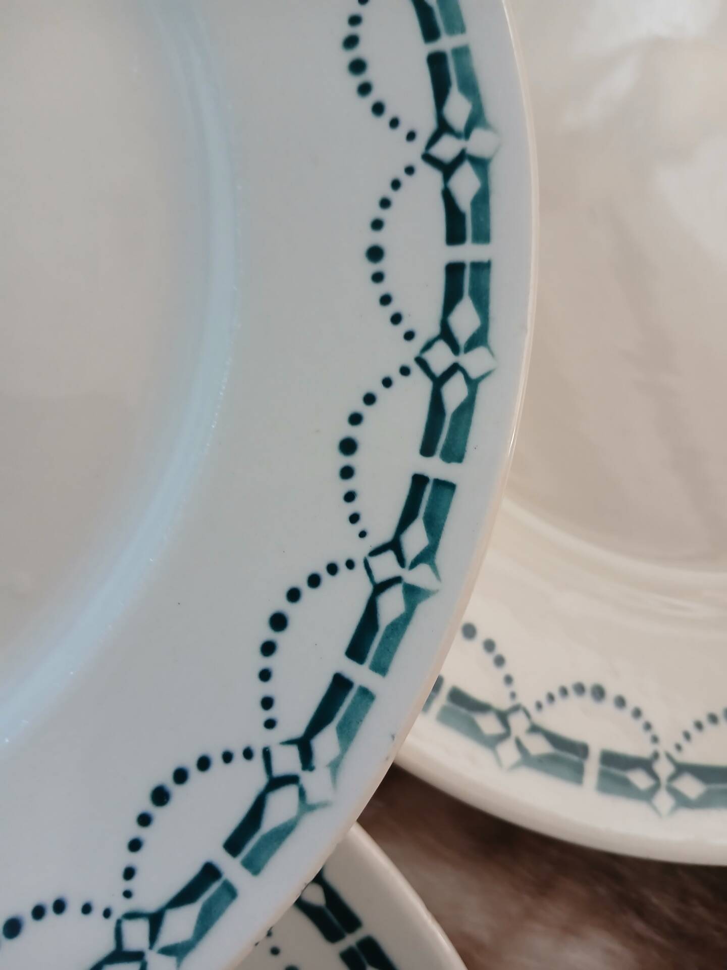 12 flat plates in ironstone from Badonviller